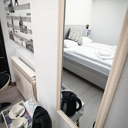 Old Town Whisper Daire *